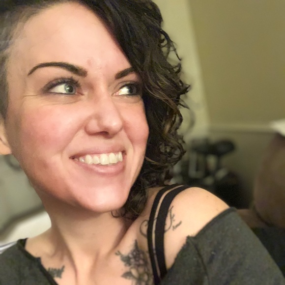 Meet your Posher, Stefanie - Picture 1 of 1